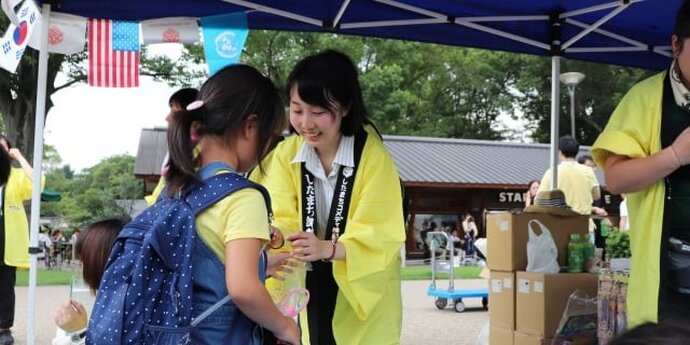 都市教養学部 法学系 １年女子 イメージ