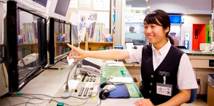 都市教養学部 経営学系 １年女子 イメージ